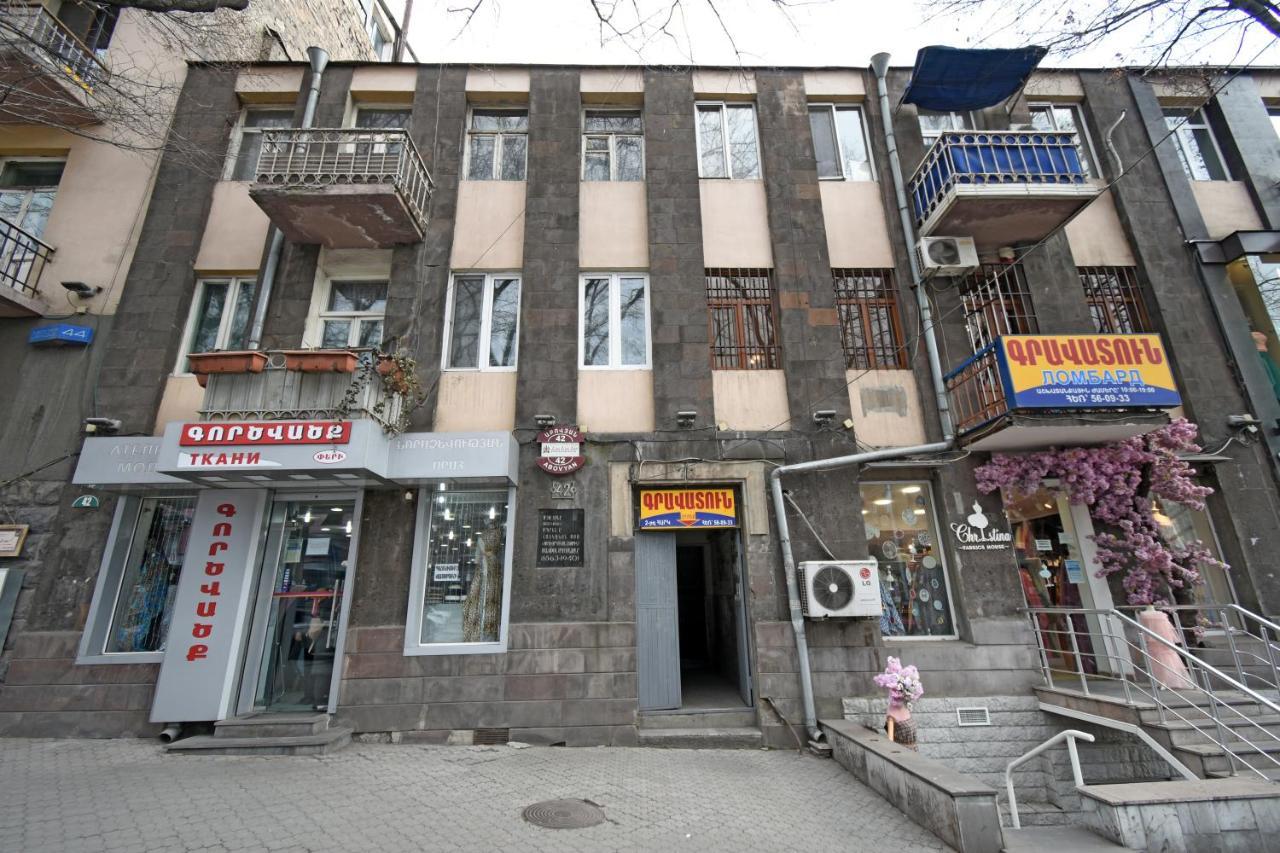Galaxy Inn Luxury Hostel In Center Jerevan Buitenkant foto
